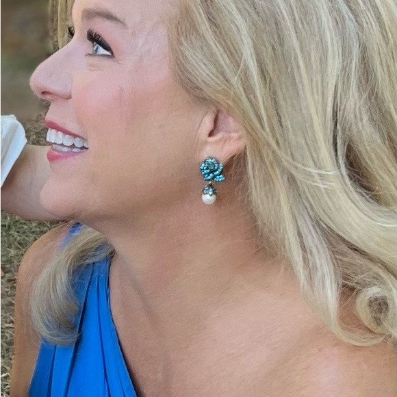 Heidi Daus Blue Topaz Swarovski Crystal Rosebud Drop Earrings with White Pearls - Picture 1 of 8